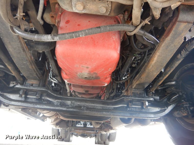 image for item IT9107 2010 Kenworth T800  semi truck