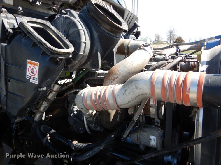 image for item IY9536 2013 Kenworth T270  flatbed truck