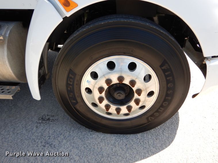 image for item IY9536 2013 Kenworth T270  flatbed truck