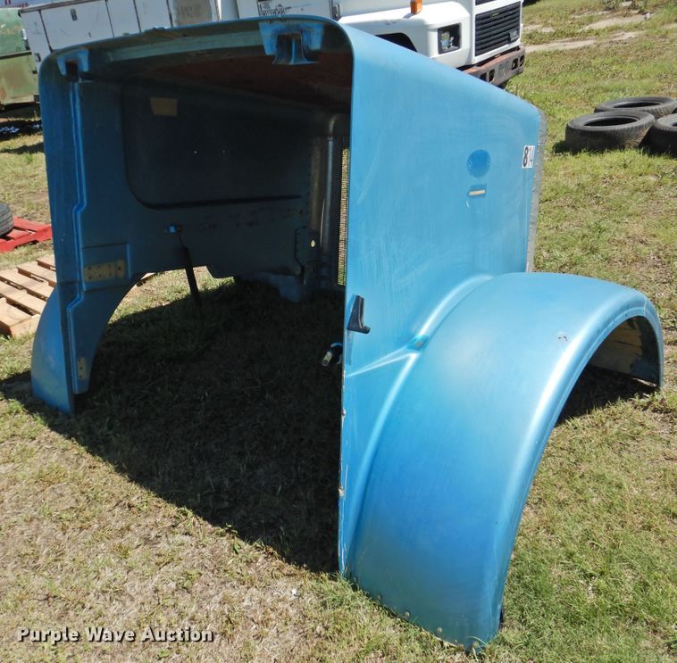 image for item JX9945 Peterbilt 378 hood