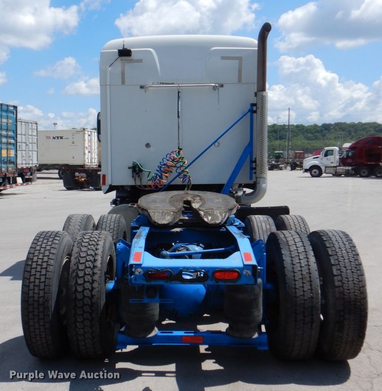 image for item JY9833 2013 Mack CXU613  semi truck