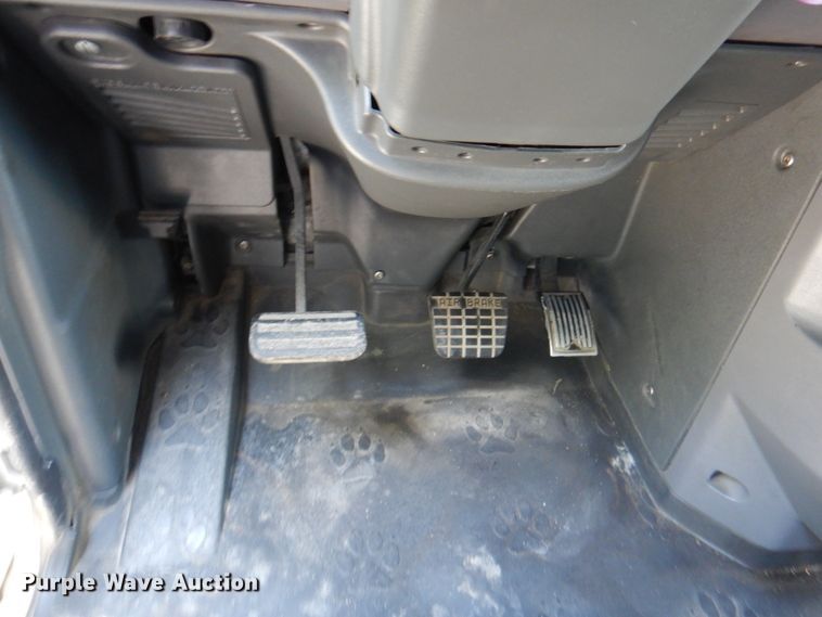 image for item JY9833 2013 Mack CXU613  semi truck