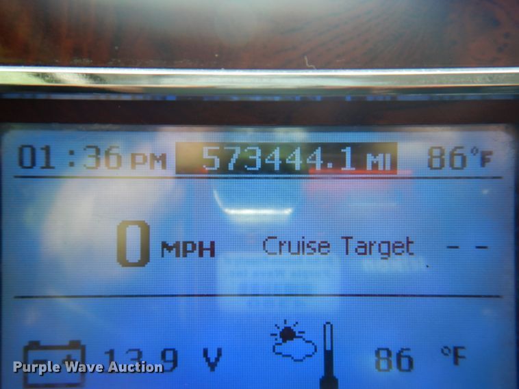 image for item JY9833 2013 Mack CXU613  semi truck