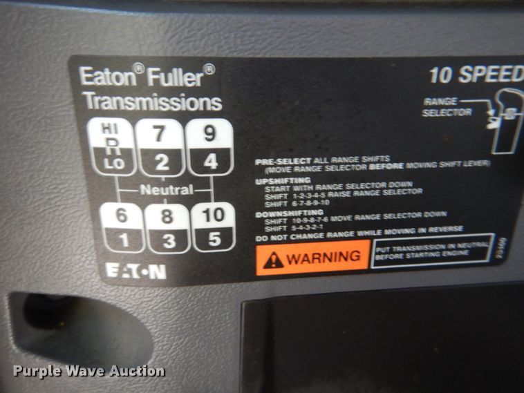 image for item JY9833 2013 Mack CXU613  semi truck