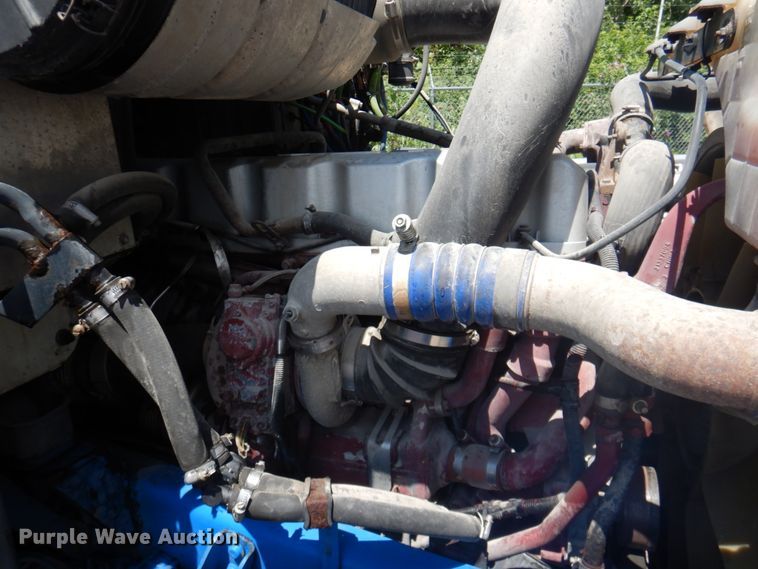 image for item JY9833 2013 Mack CXU613  semi truck