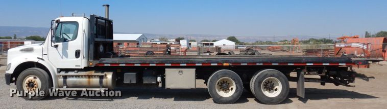 image for item KA9000 2005 Freightliner Business Class M2  rollback truck