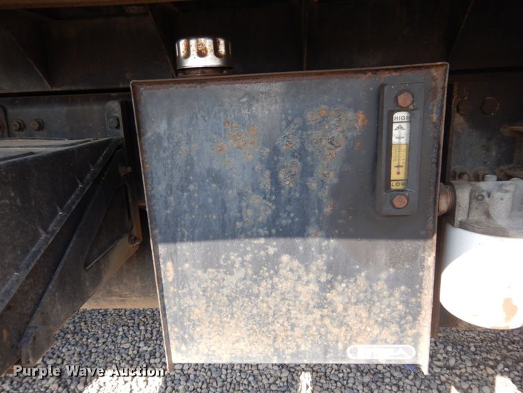 image for item KA9000 2005 Freightliner Business Class M2  rollback truck