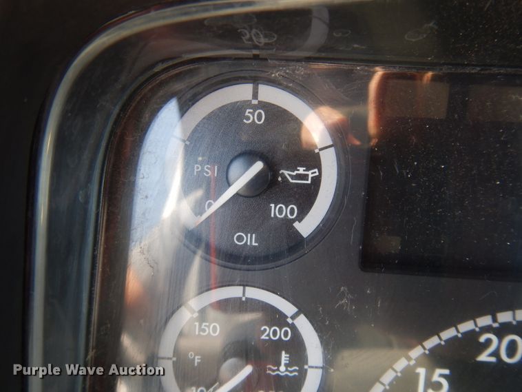 image for item KA9000 2005 Freightliner Business Class M2  rollback truck