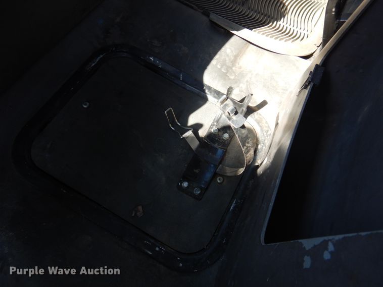 image for item KA9000 2005 Freightliner Business Class M2  rollback truck