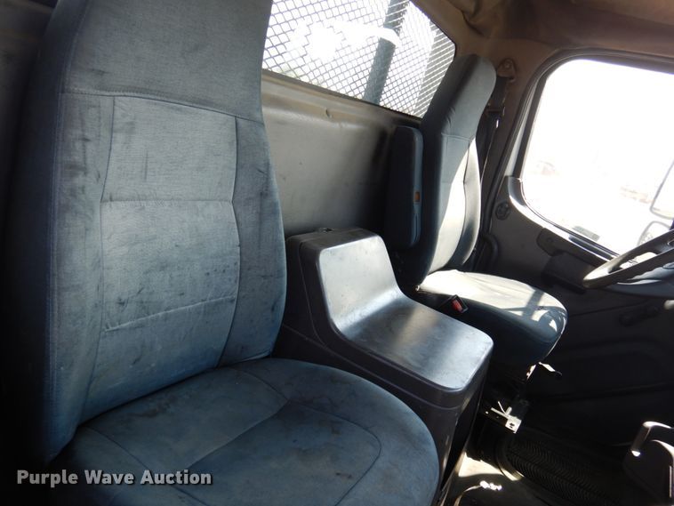 image for item KA9000 2005 Freightliner Business Class M2  rollback truck