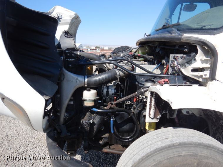 image for item KA9000 2005 Freightliner Business Class M2  rollback truck