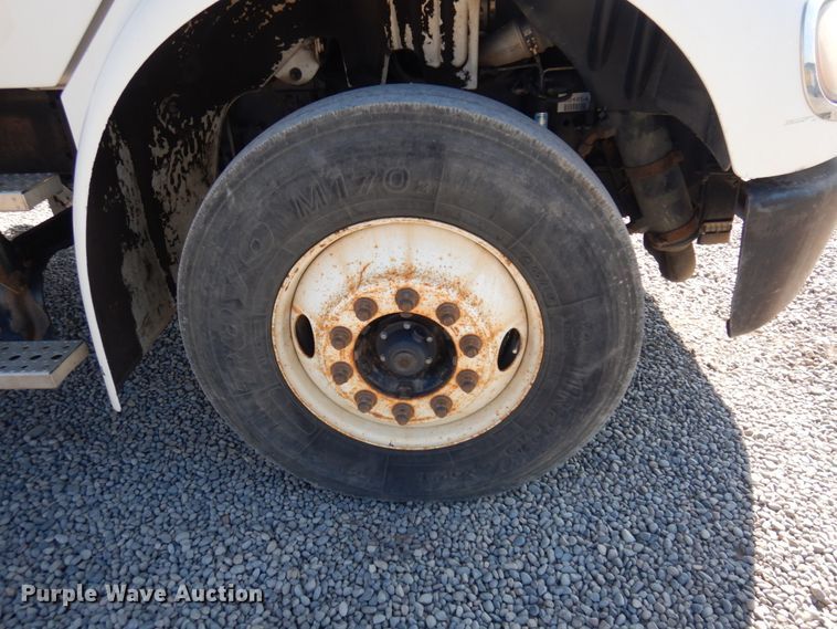 image for item KA9000 2005 Freightliner Business Class M2  rollback truck