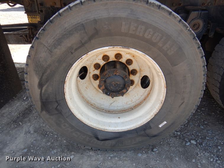 image for item KA9000 2005 Freightliner Business Class M2  rollback truck