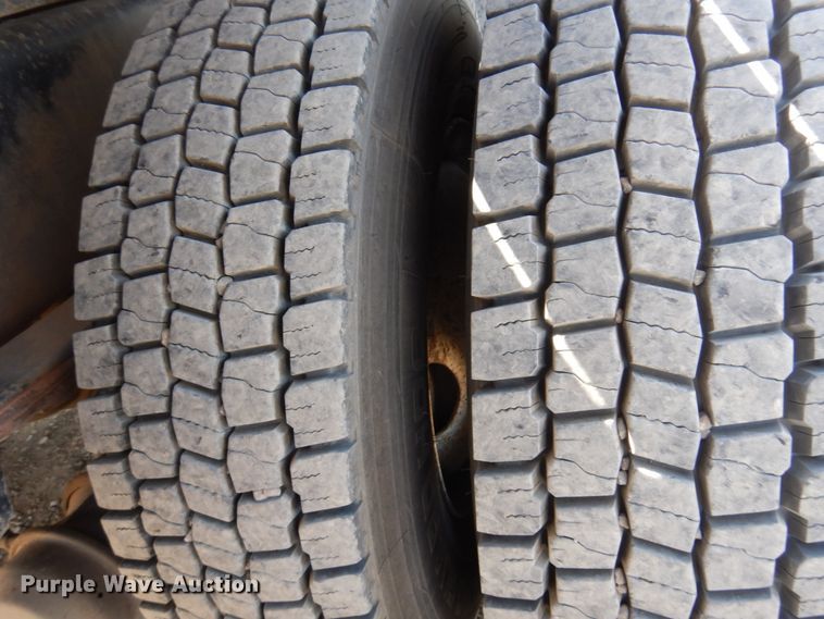 image for item KA9000 2005 Freightliner Business Class M2  rollback truck