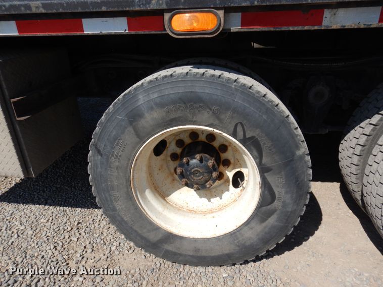 image for item KA9000 2005 Freightliner Business Class M2  rollback truck