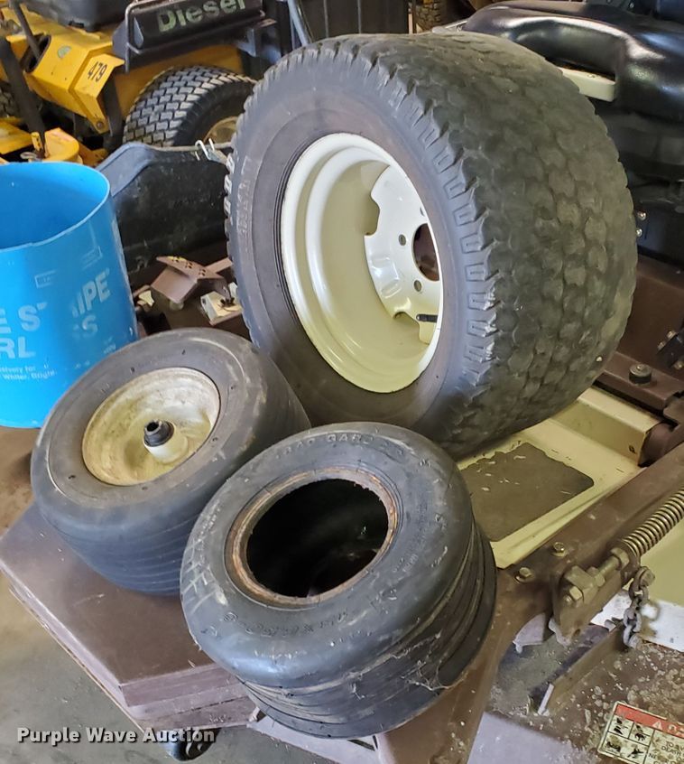 image for item DI5204 Grasshopper 430D  ZTR lawn mower