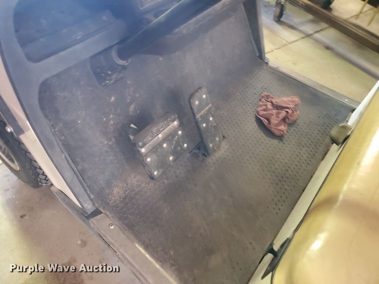 image for item DI5206 Ez-go  golf cart