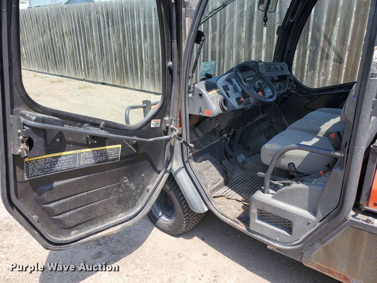 image for item DI5208 2009 Kubota RTV1100  utility vehicle