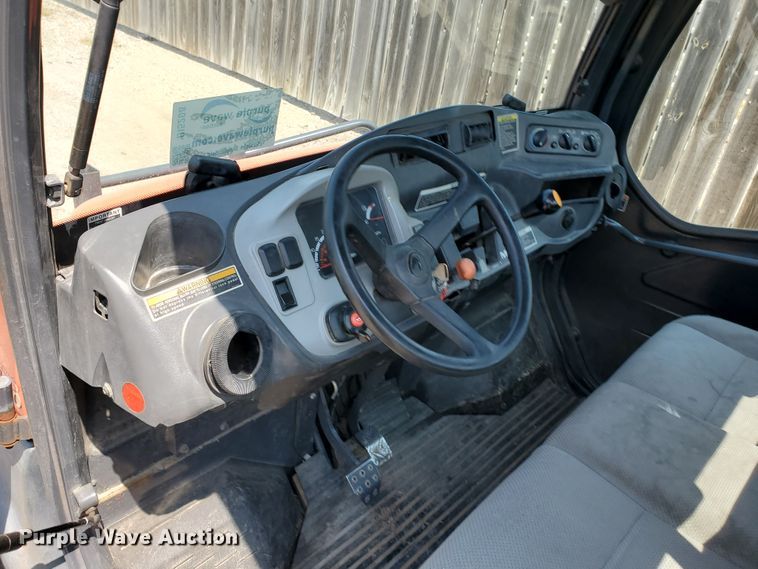 image for item DI5208 2009 Kubota RTV1100  utility vehicle