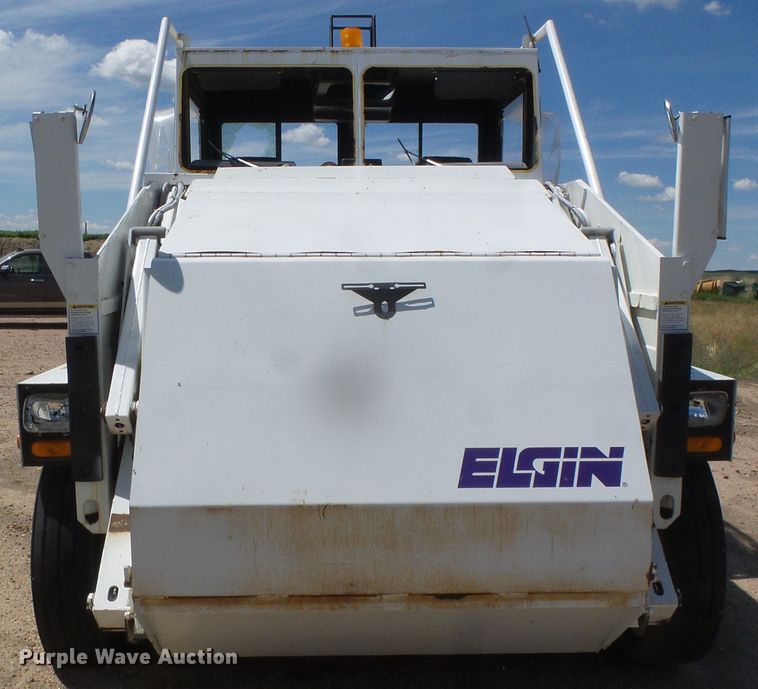 image for item DI5640 1997 Elgin Pelican Series II  street sweeper