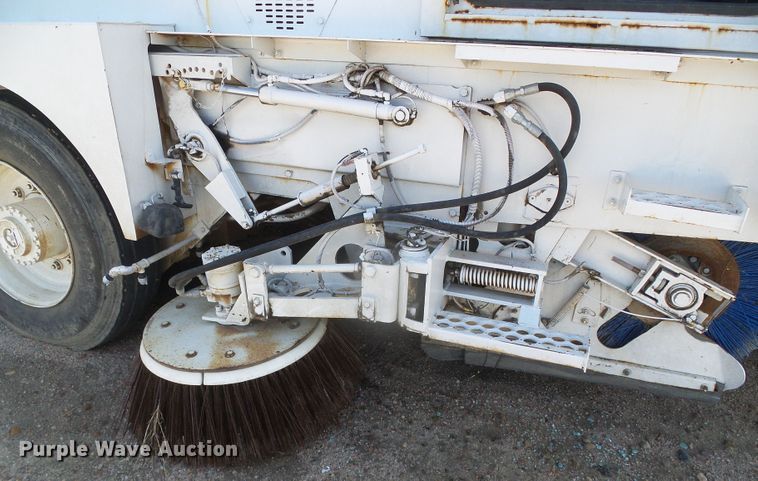 image for item DI5640 1997 Elgin Pelican Series II  street sweeper