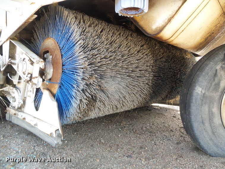 image for item DI5640 1997 Elgin Pelican Series II  street sweeper