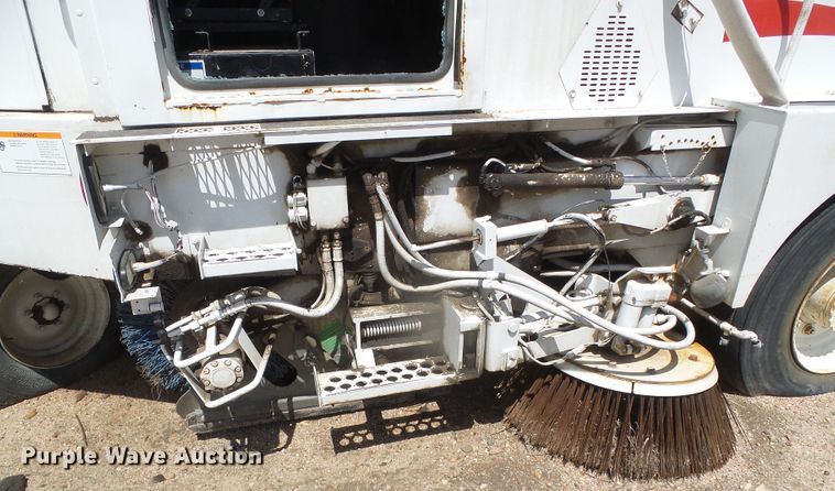 image for item DI5640 1997 Elgin Pelican Series II  street sweeper