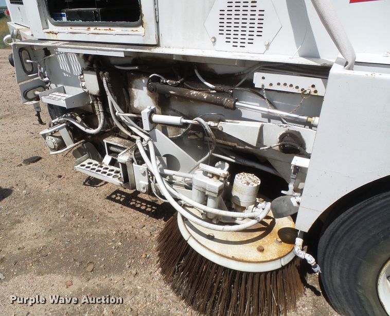 image for item DI5640 1997 Elgin Pelican Series II  street sweeper