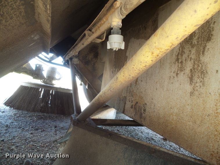 image for item DI5640 1997 Elgin Pelican Series II  street sweeper