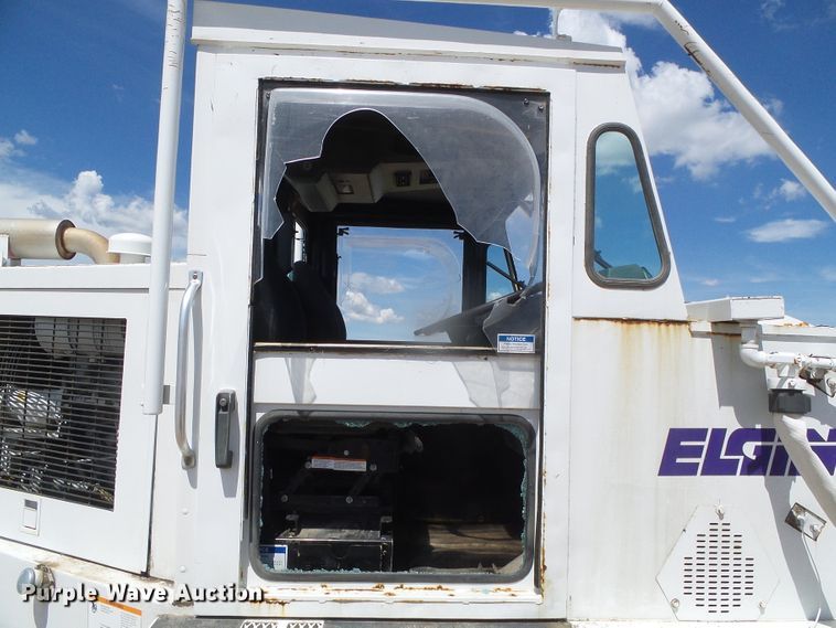 image for item DI5640 1997 Elgin Pelican Series II  street sweeper