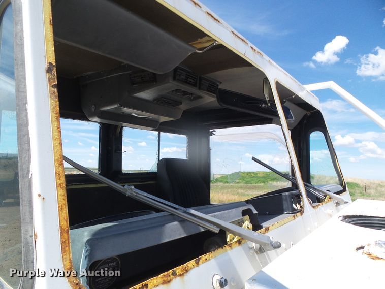 image for item DI5640 1997 Elgin Pelican Series II  street sweeper