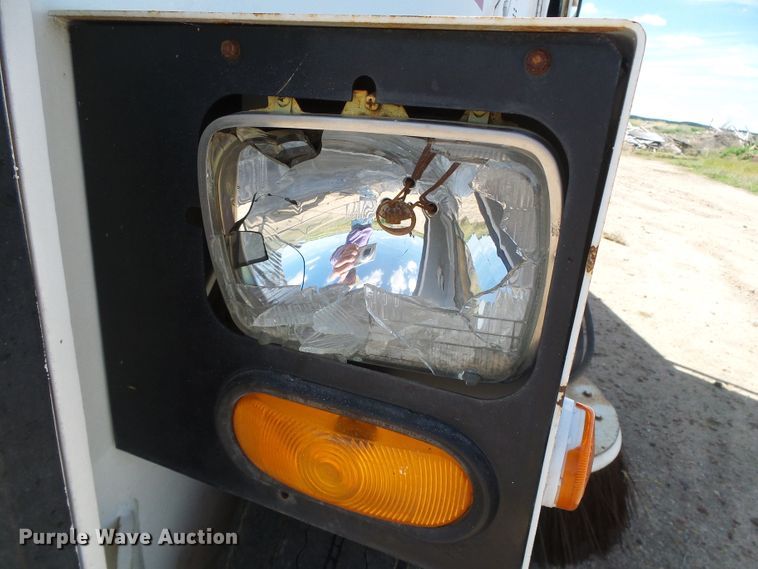 image for item DI5640 1997 Elgin Pelican Series II  street sweeper