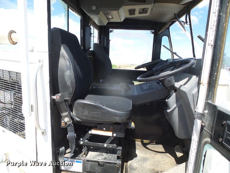 image for item DI5640 1997 Elgin Pelican Series II  street sweeper