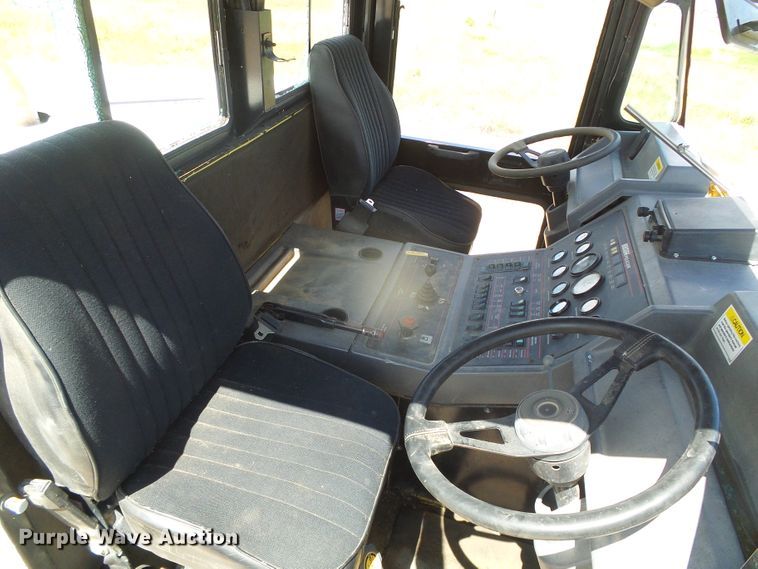 image for item DI5640 1997 Elgin Pelican Series II  street sweeper