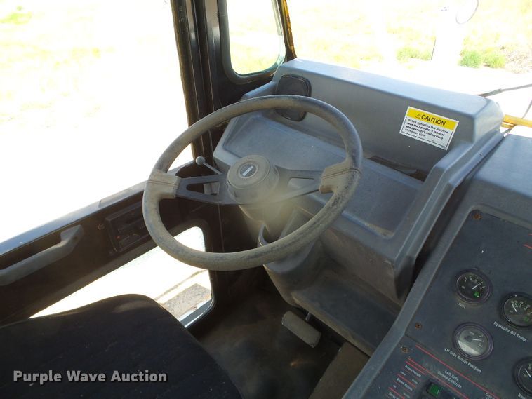 image for item DI5640 1997 Elgin Pelican Series II  street sweeper