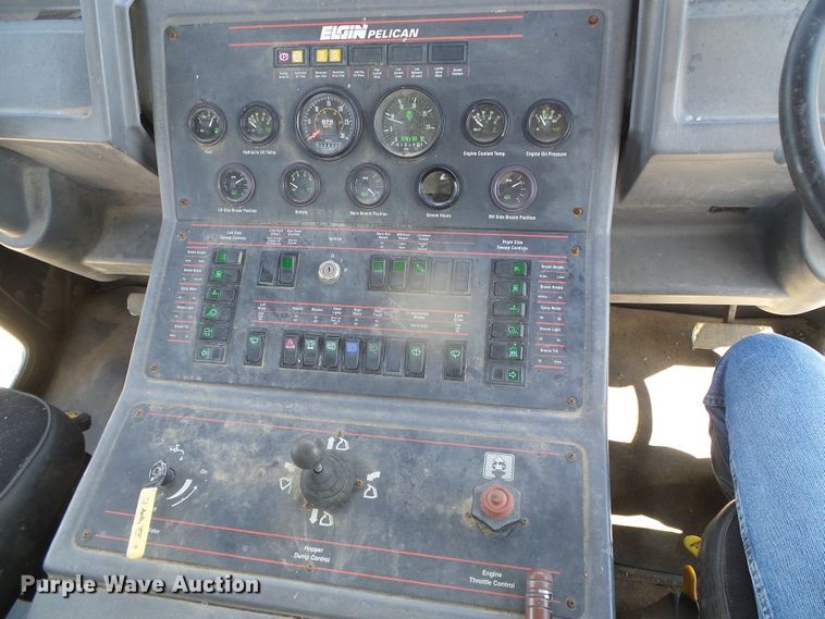 image for item DI5640 1997 Elgin Pelican Series II  street sweeper