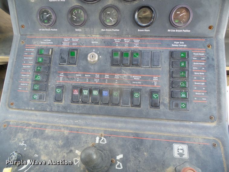 image for item DI5640 1997 Elgin Pelican Series II  street sweeper