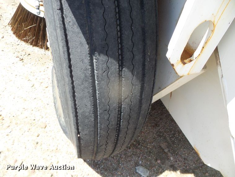 image for item DI5640 1997 Elgin Pelican Series II  street sweeper