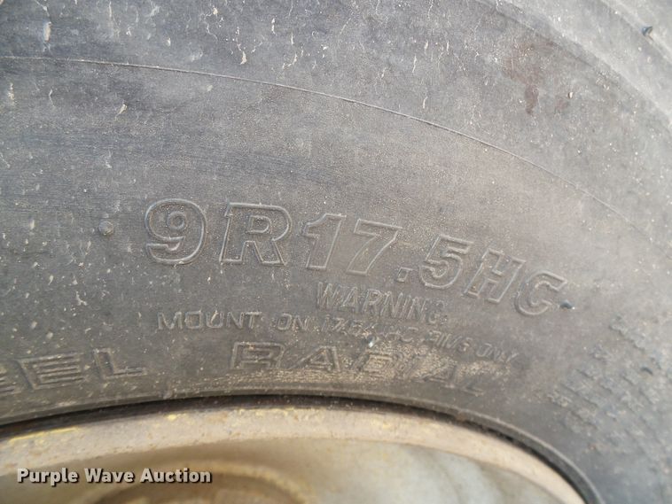 image for item DI5640 1997 Elgin Pelican Series II  street sweeper