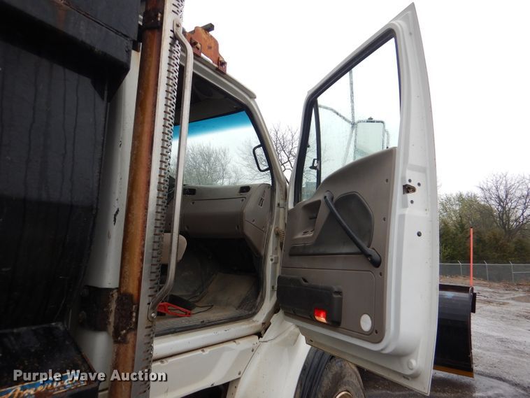 image for item DL2805 2009 Sterling LT9500  dump truck