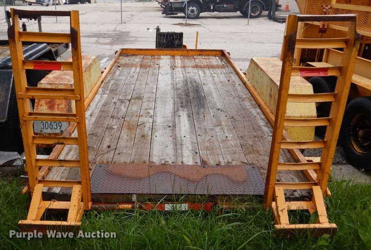 image for item DL8223 1991 Cronkhite 2700A  equipment trailer