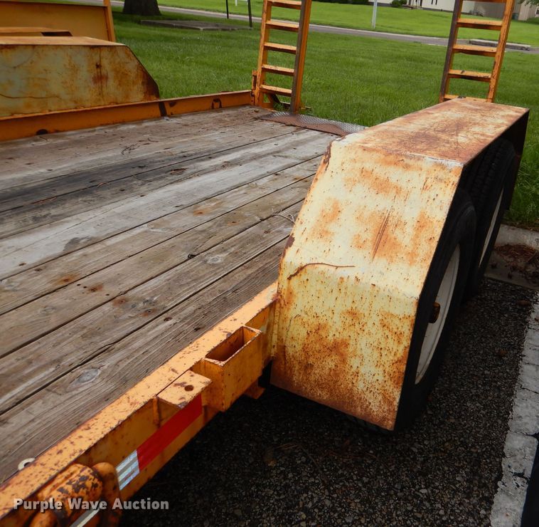 image for item DL8223 1991 Cronkhite 2700A  equipment trailer