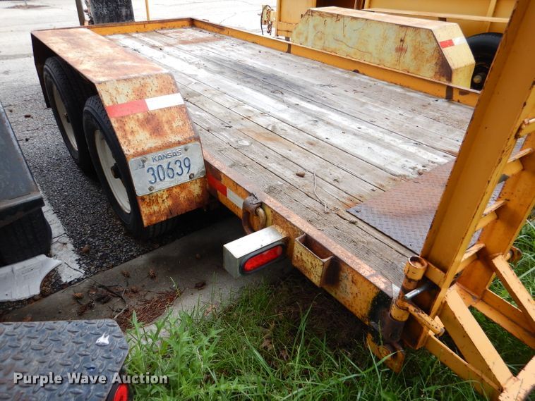 image for item DL8223 1991 Cronkhite 2700A  equipment trailer