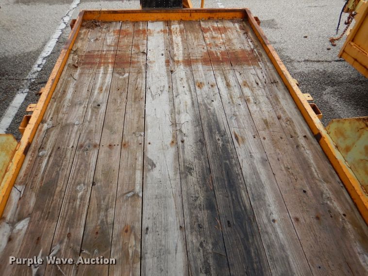 image for item DL8223 1991 Cronkhite 2700A  equipment trailer