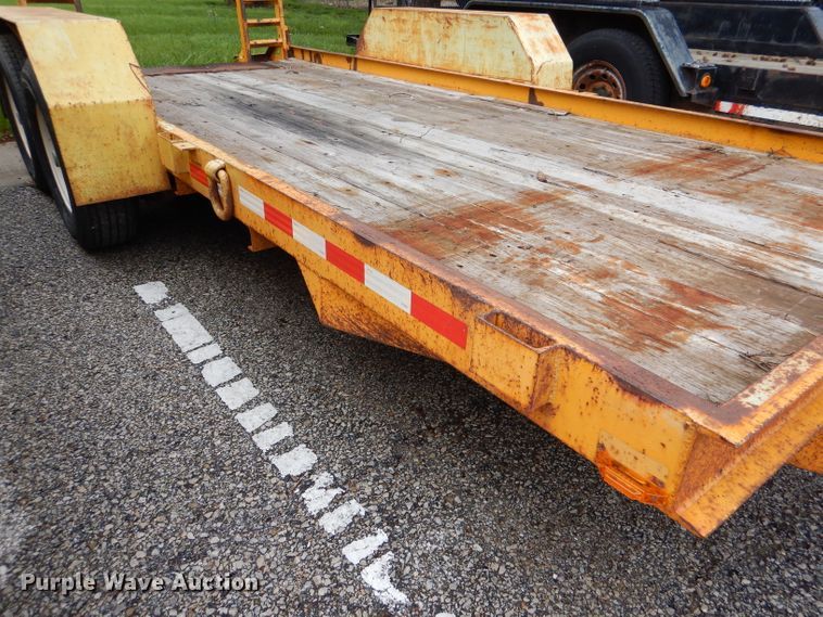 image for item DL8223 1991 Cronkhite 2700A  equipment trailer