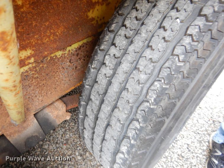 image for item DL8223 1991 Cronkhite 2700A  equipment trailer