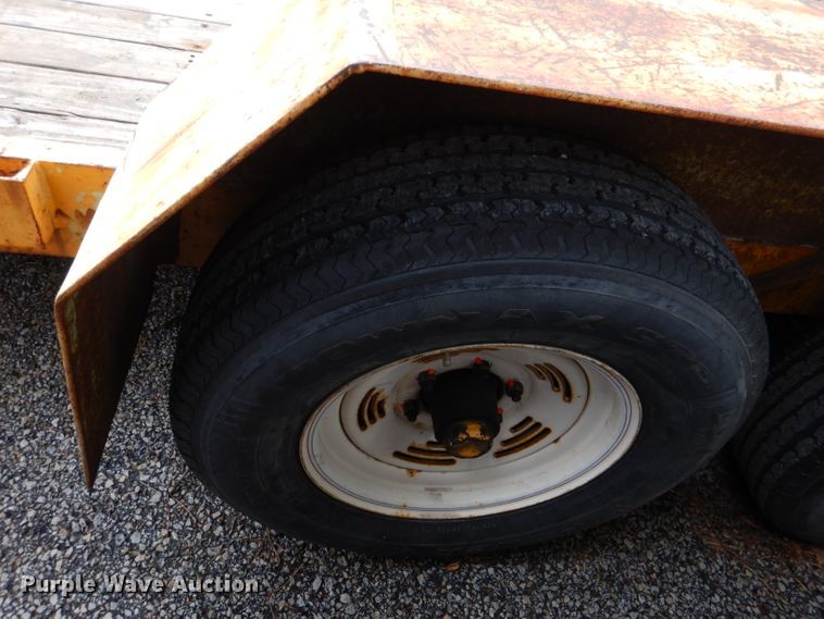 image for item DL8223 1991 Cronkhite 2700A  equipment trailer