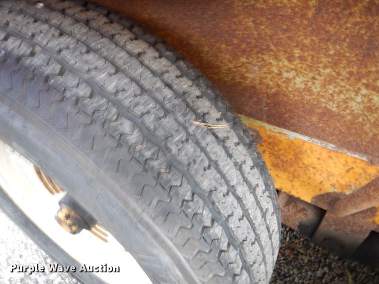 image for item DL8223 1991 Cronkhite 2700A  equipment trailer