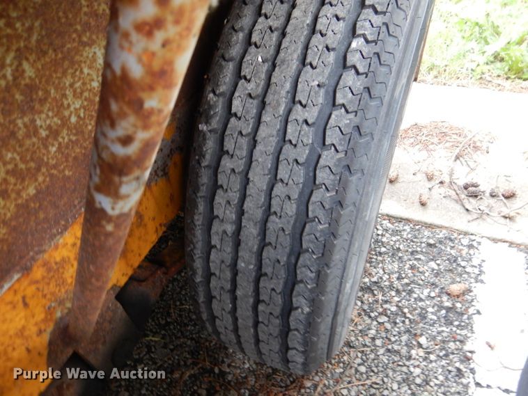 image for item DL8223 1991 Cronkhite 2700A  equipment trailer