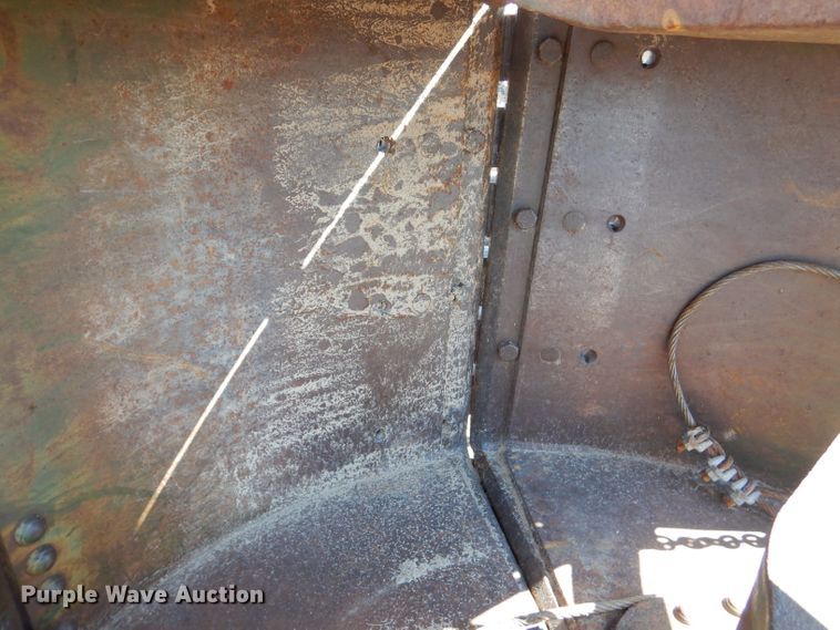 image for item DL8922 (2) clamshell buckets